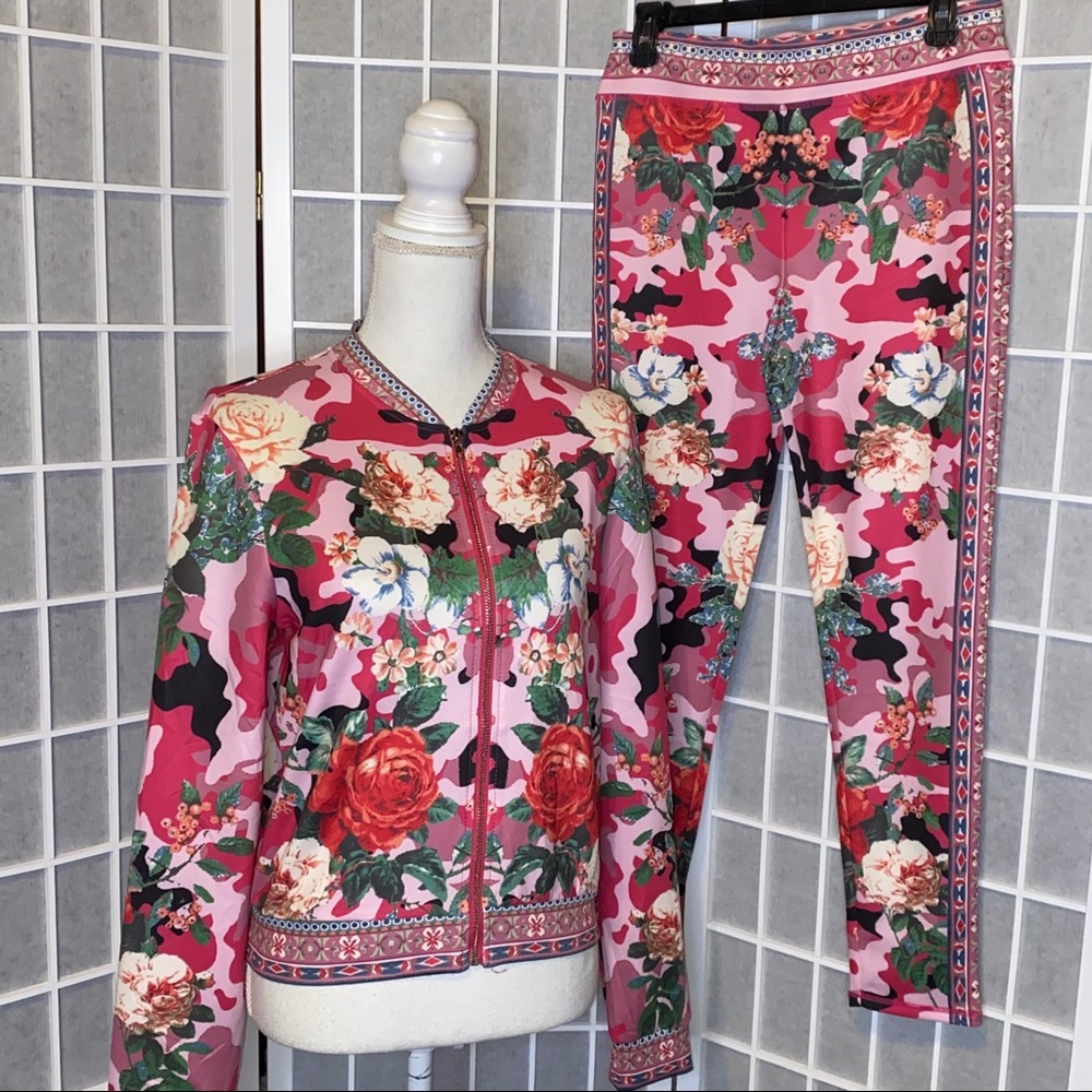 Floral Pink Camouflage Women's Pants & Jacket Set